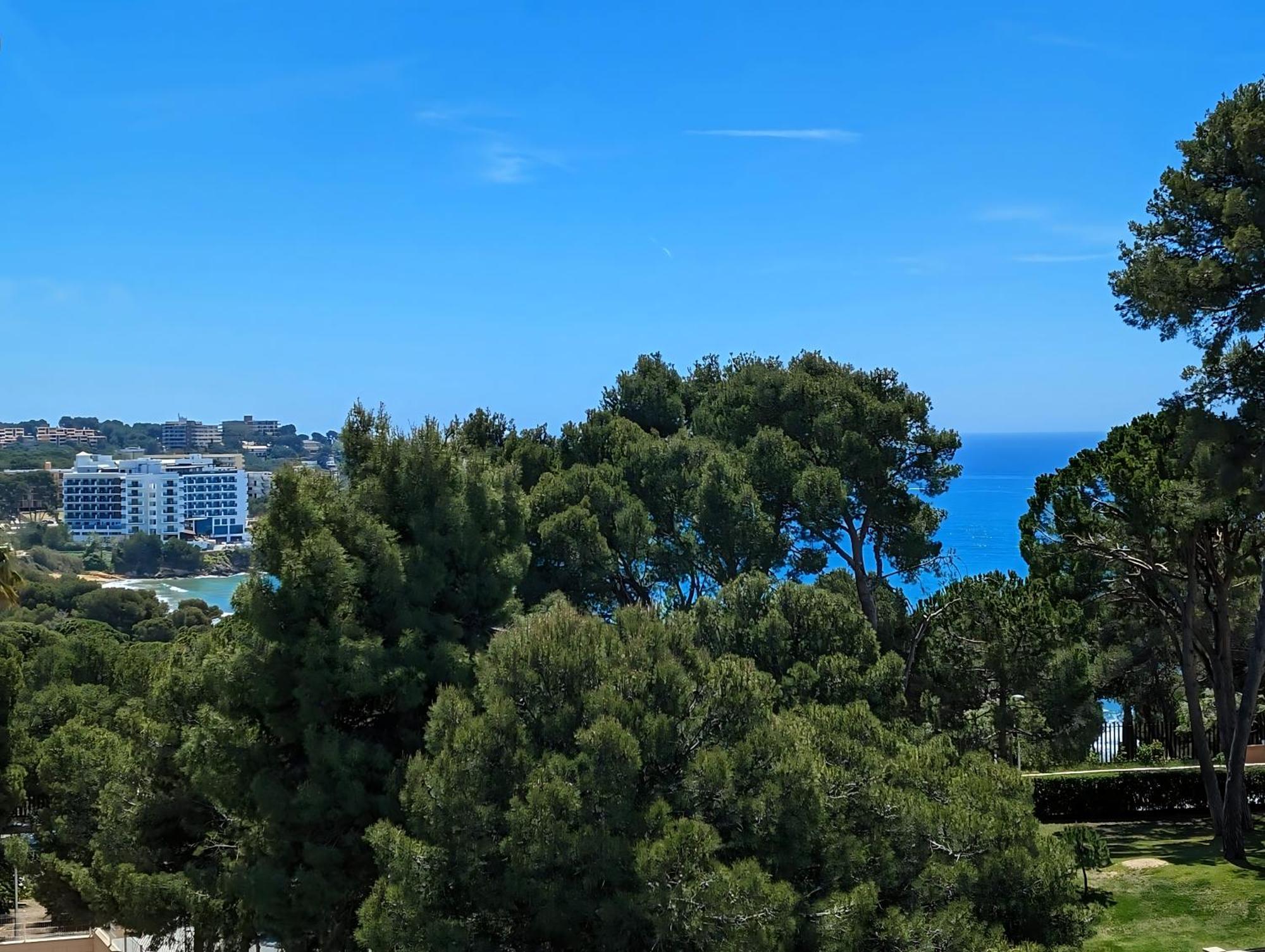 Enjoy The Beach, Port Aventura And Ferrari Land Salou Exteriör bild