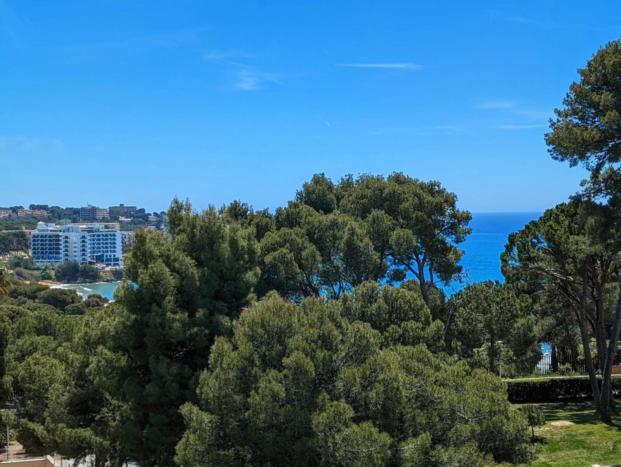 Enjoy The Beach, Port Aventura And Ferrari Land Salou Exteriör bild